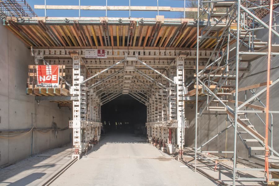 Przykład tunelu Branich:
NOEtec - idealny system szalunkowy
dla projektów inżynieryjnych